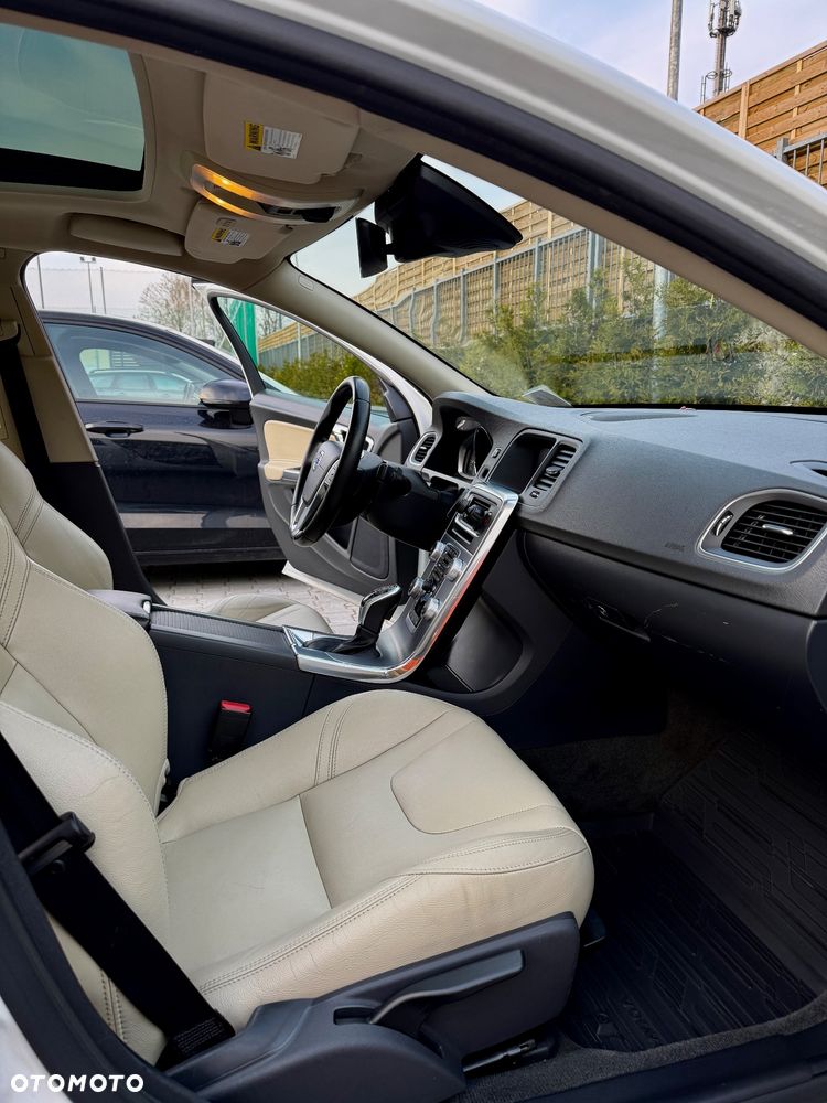 Volvo S60 T5 Geartronic RDesign - 24