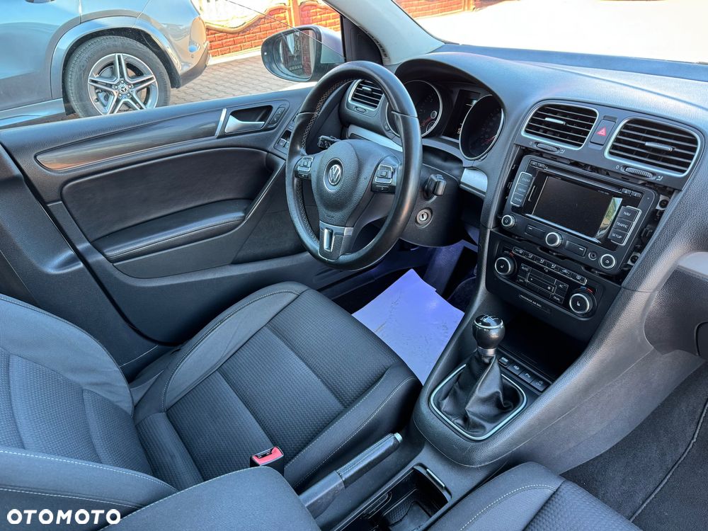 Volkswagen Golf - 6
