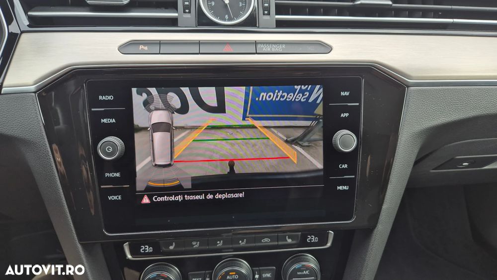 Volkswagen Passat 2.0 TDI DSG Highline - 23