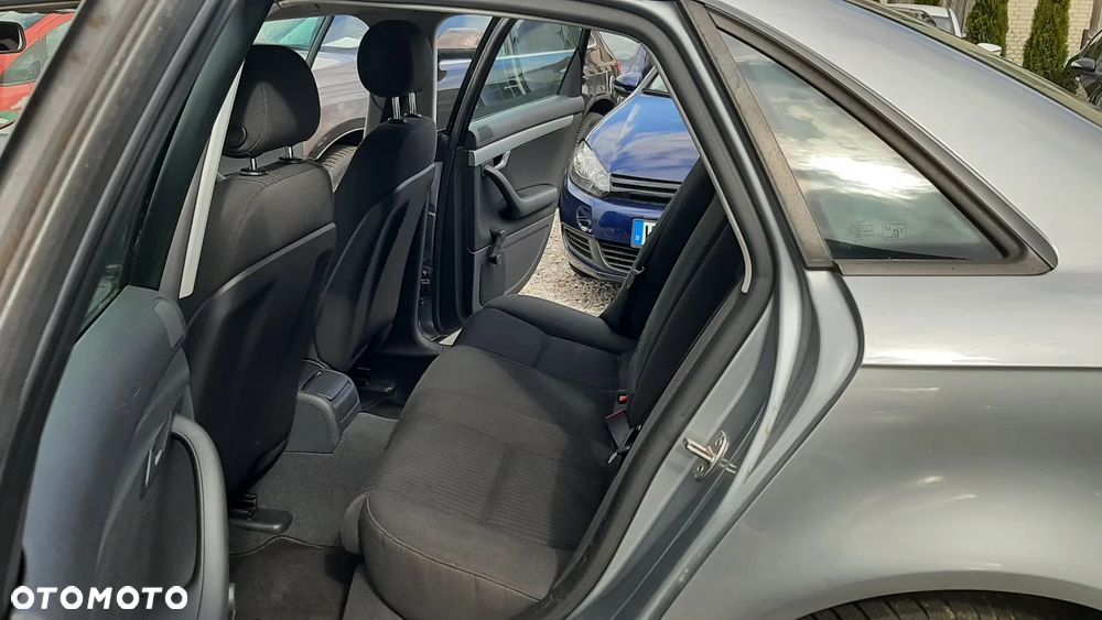 Audi A4 Limousine - 12