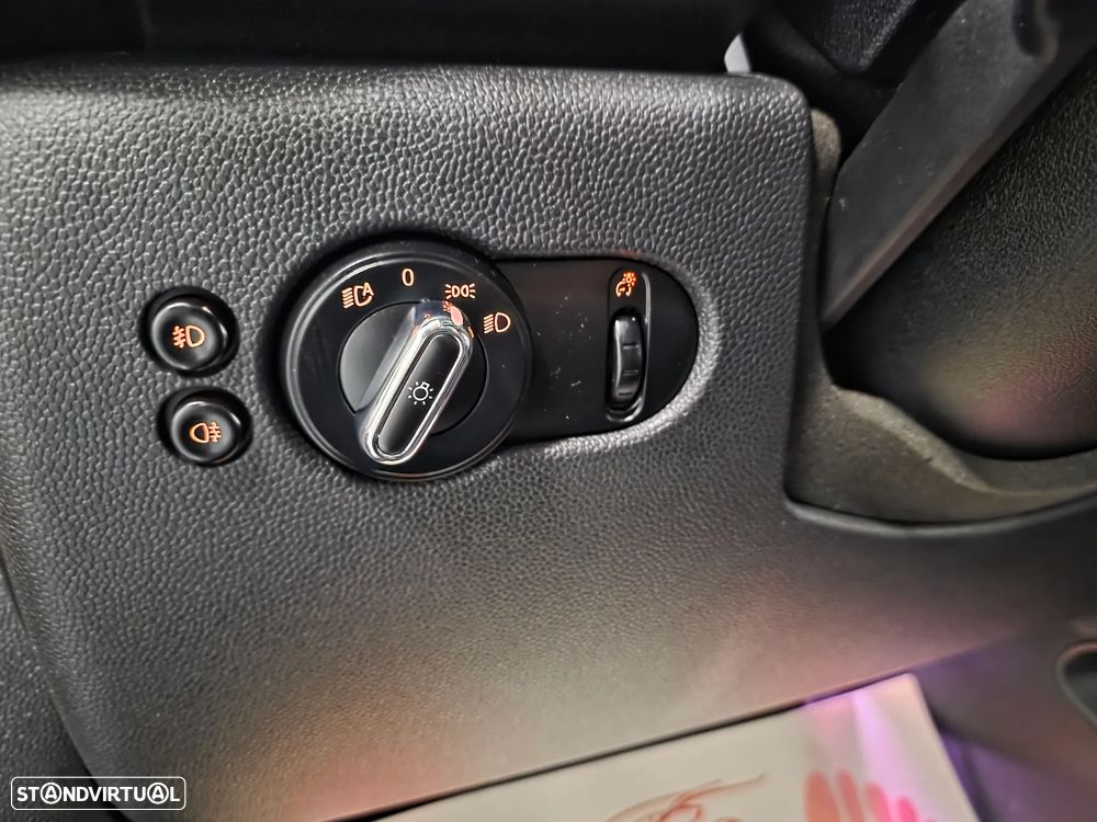 MINI 3 Portas Cooper D 60 Years Chili - 49