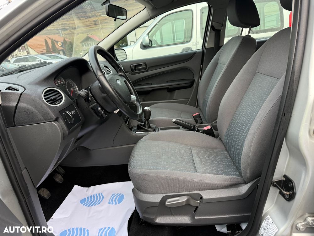 Ford Focus Turnier 1.6 16V Connection - 18