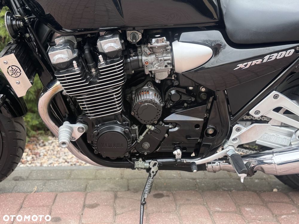 Yamaha XJR - 9