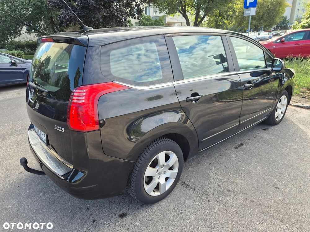 Peugeot 5008 1.6 THP Premium - 8