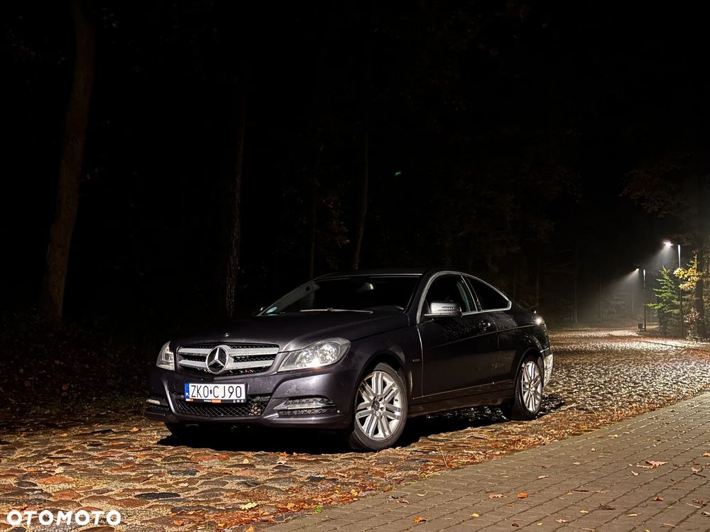Mercedes-Benz C-Class 2012 photo 2