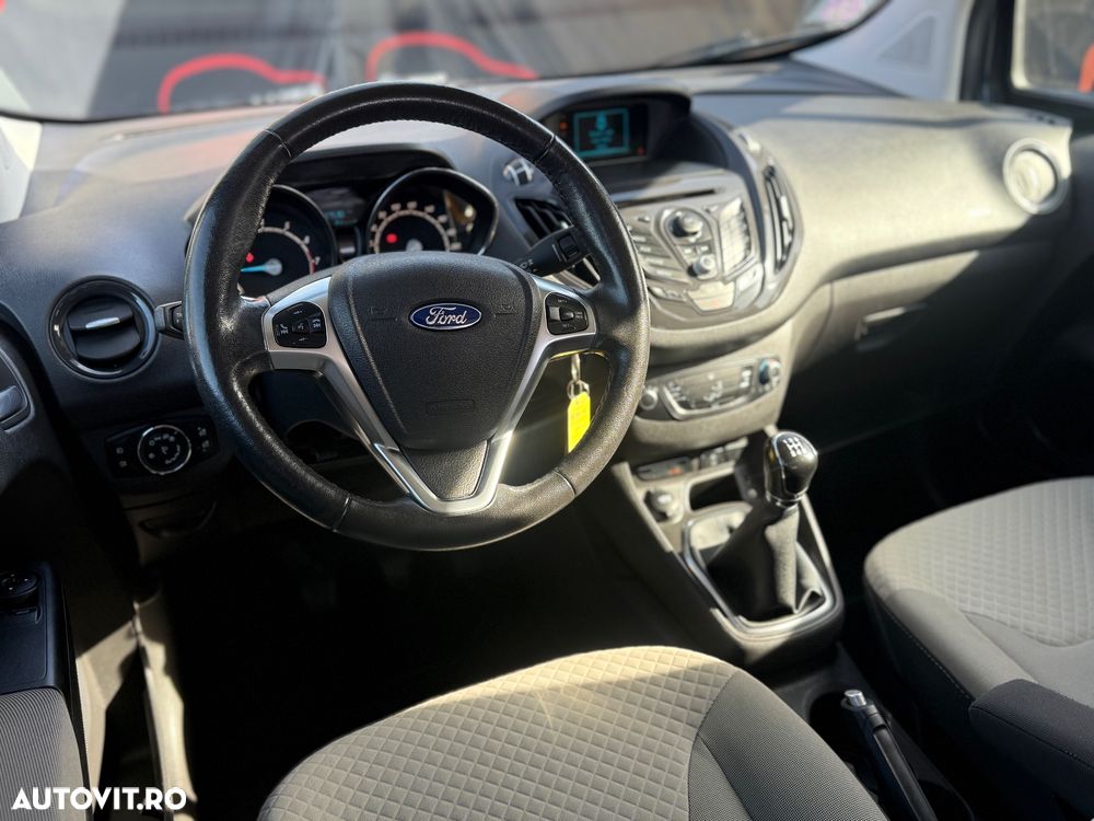 Ford Tourneo Courier 1.0 EcoBoost Titanium - 4