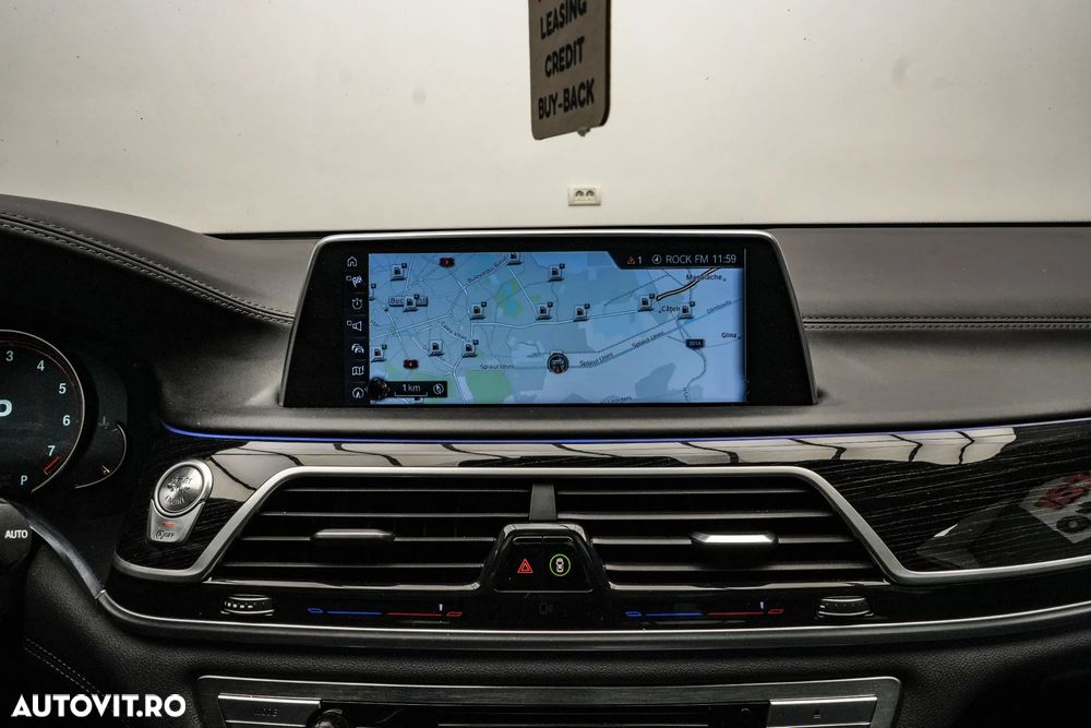 BMW Seria 7 750i xDrive - 26