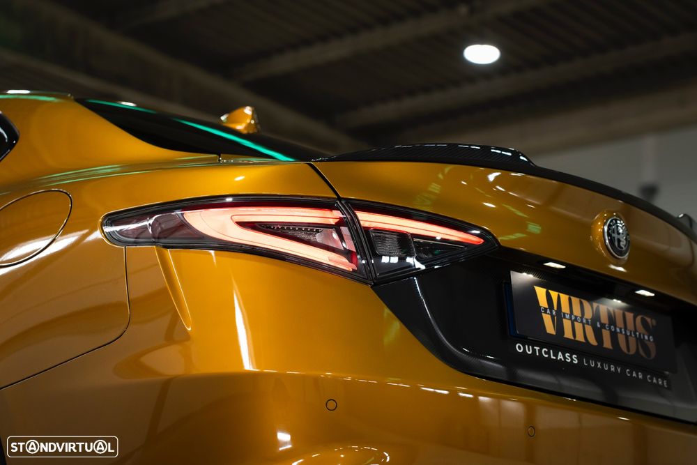 Alfa Romeo Giulia 2.9 V6 Bi-Turbo AT8 Quadrifoglio - 10