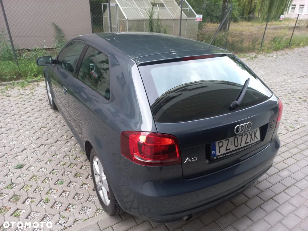 Audi A3 3-drzwiowe 1.6 Ambition - 12
