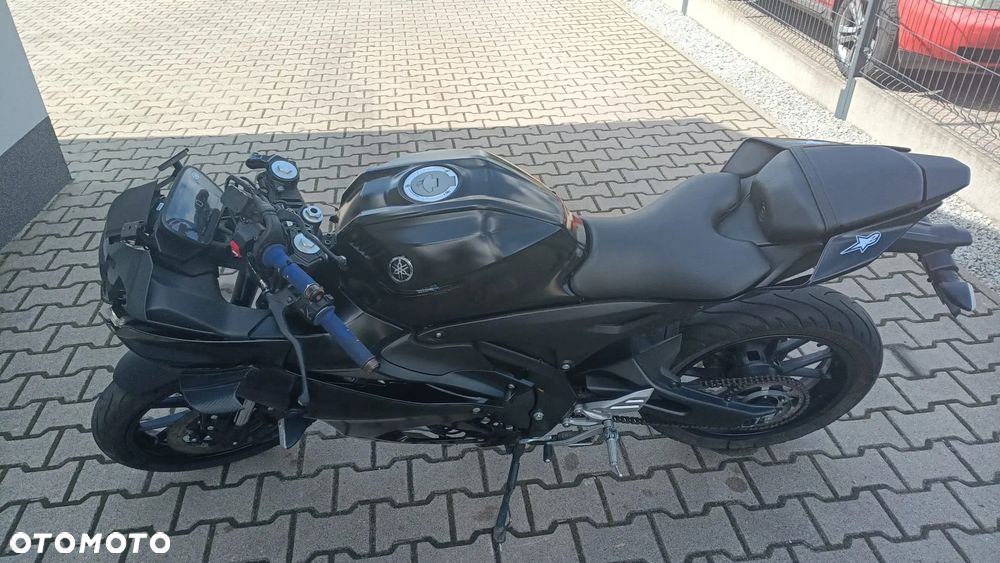 Yamaha YZF - 12