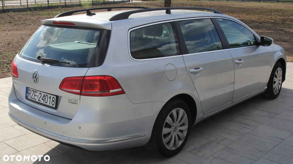Volkswagen Passat 2.0 TDI Comfortline - 6