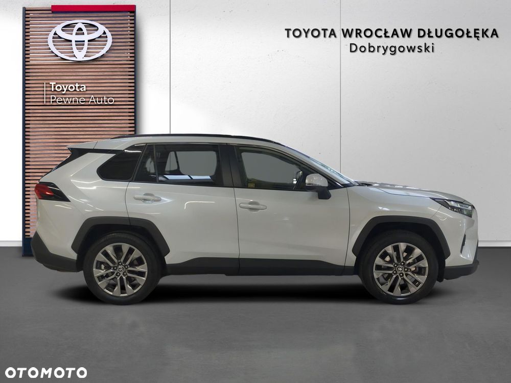 Toyota RAV4 - 8
