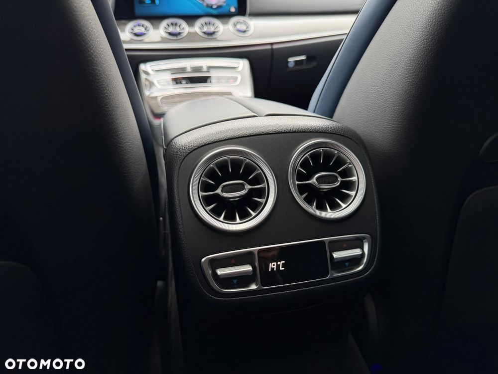 Mercedes-Benz CLS 300 d 4Matic 9G-TRONIC AMG Line - 35