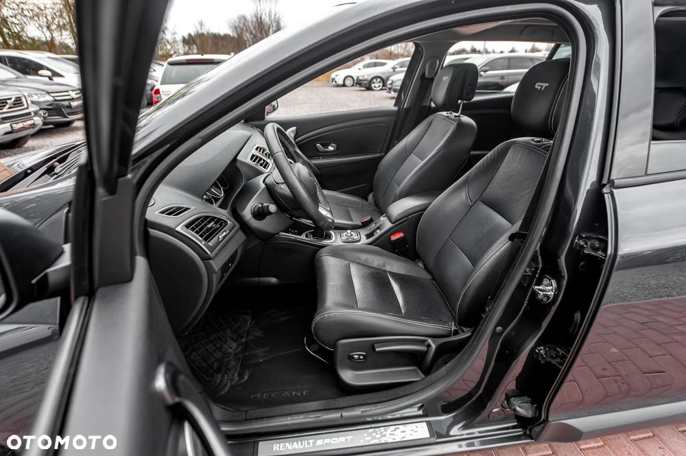 Renault Megane TCe 180 GT - 17