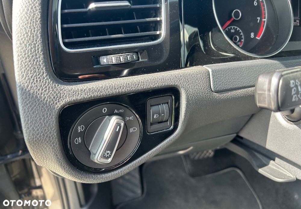 Volkswagen Golf - 14
