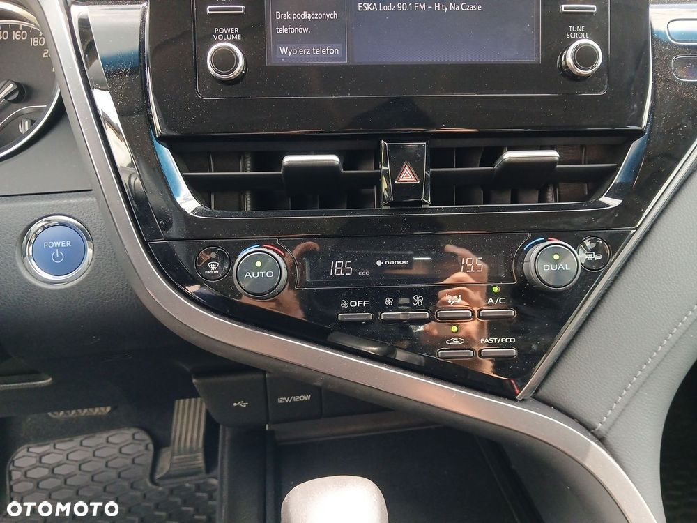 Toyota Camry 2.5 Hybrid Comfort CVT - 34
