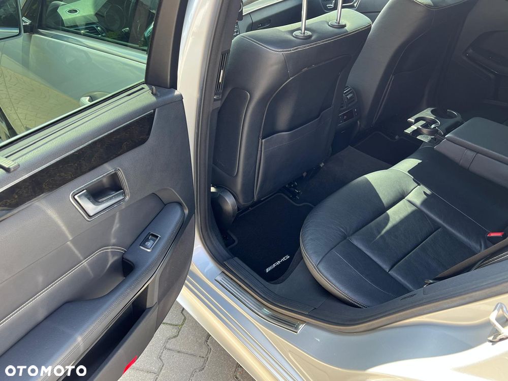 Mercedes-Benz Klasa E 300 BlueTEC 7G-TRONIC - 17