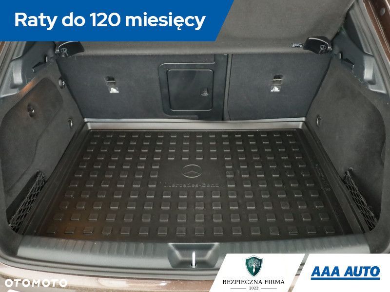 Mercedes-Benz GLA - 15