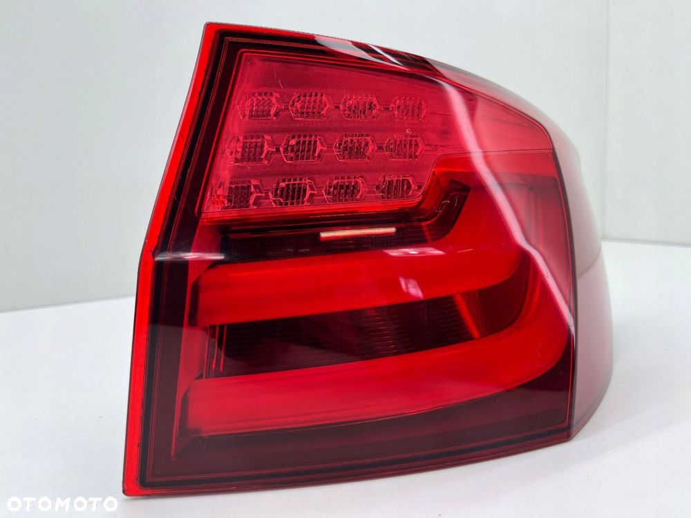 BMW 5 F11 PRAWA LAMPA TYŁ W BŁOTNIK LED 7203234 - 3