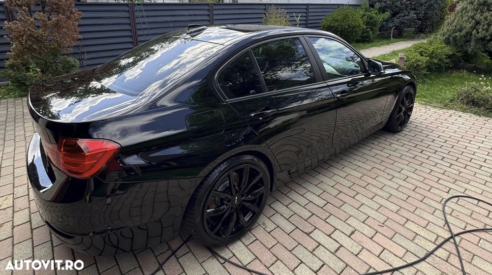 BMW Seria 3 320d xDrive Aut. - 3