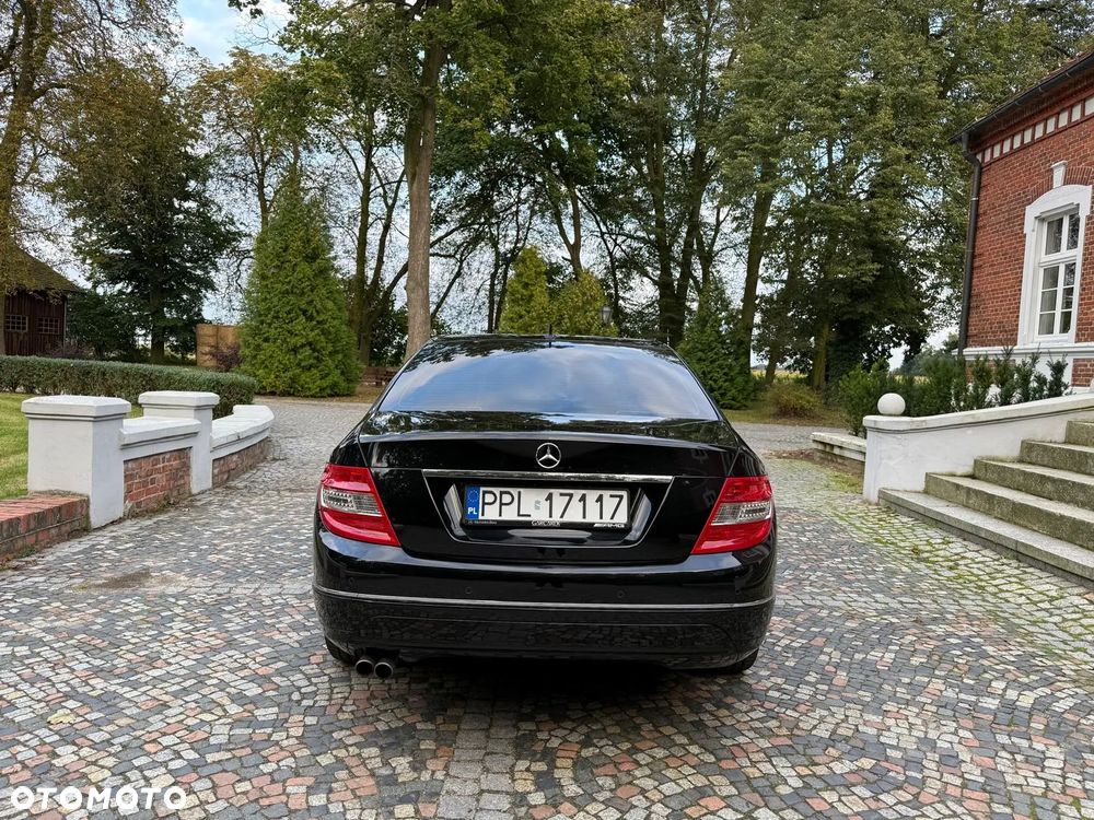 Mercedes-Benz Klasa C 180 T CGI Automatik BlueEFFICIENCY Avantgarde - 6