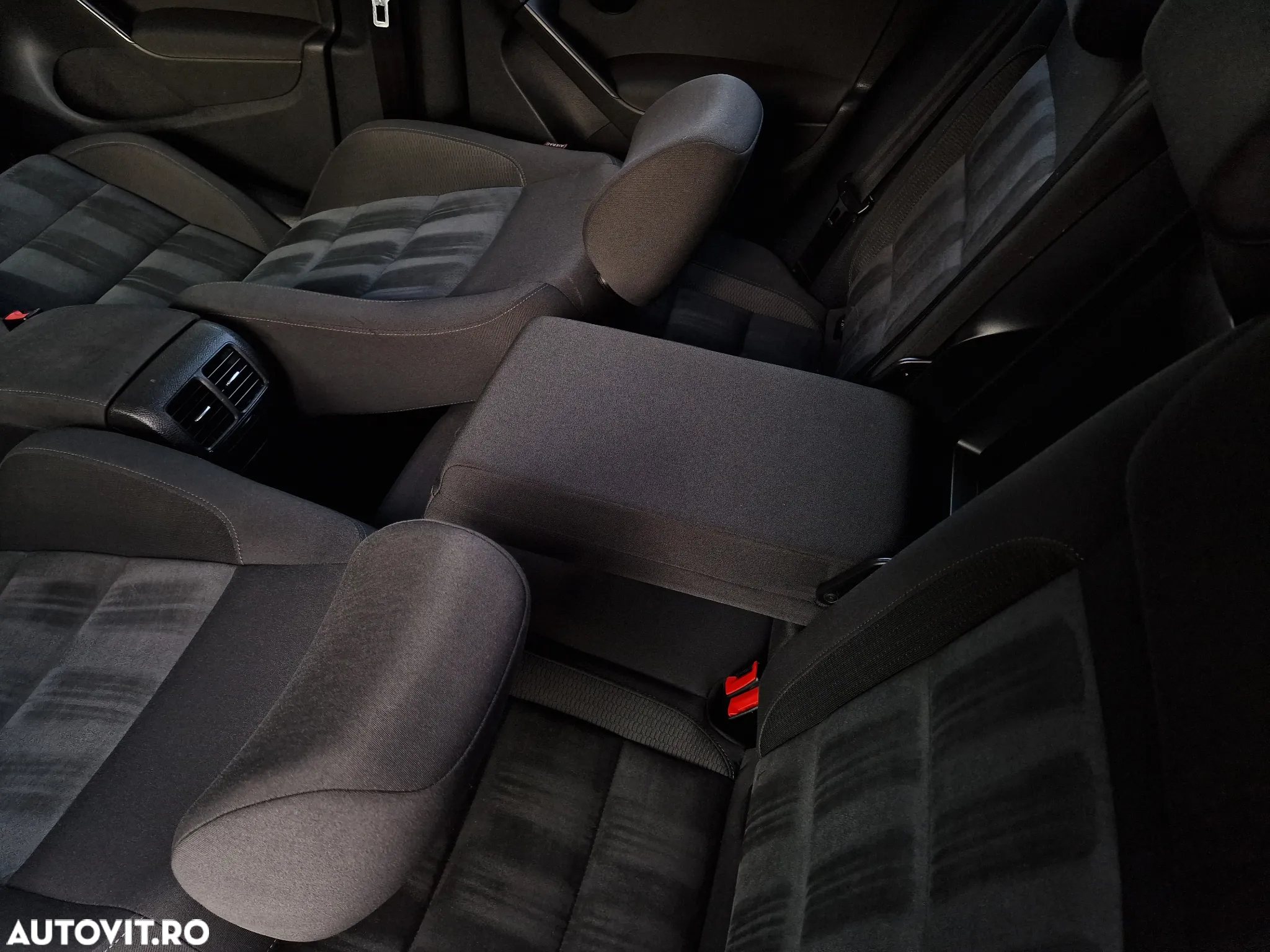 Volkswagen Golf - 27
