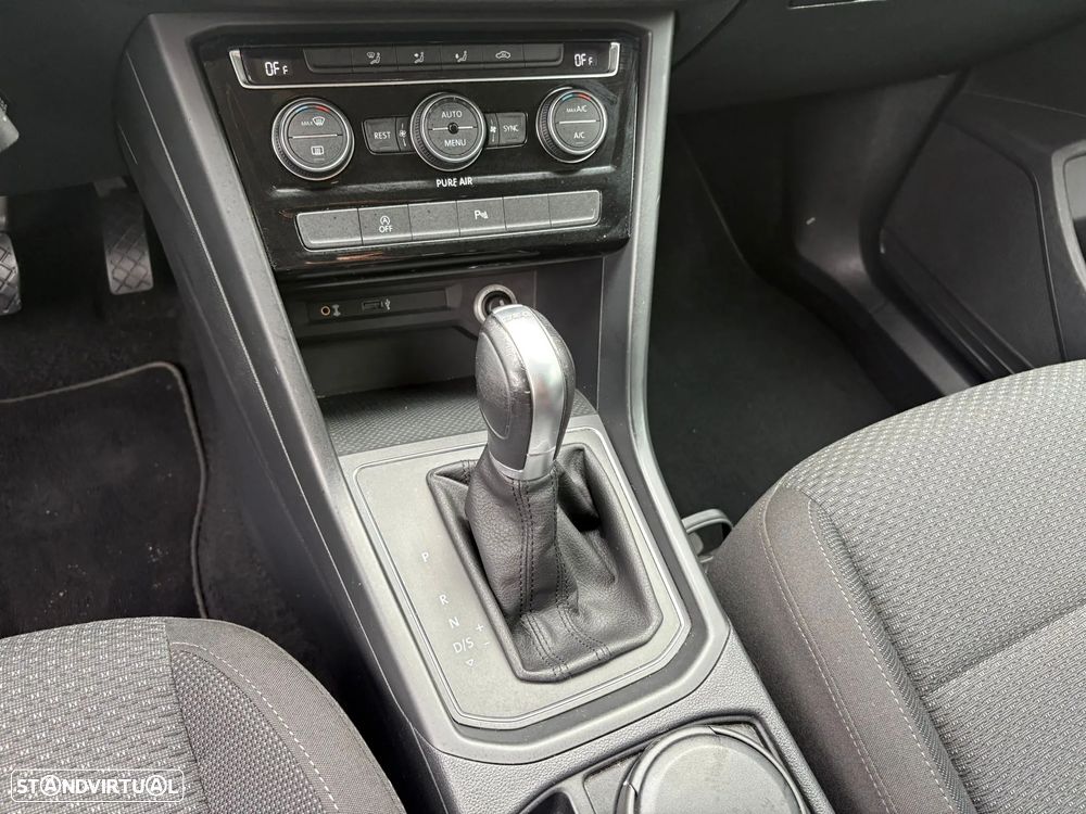VW Touran 1.6 TDI Highline DSG - 13