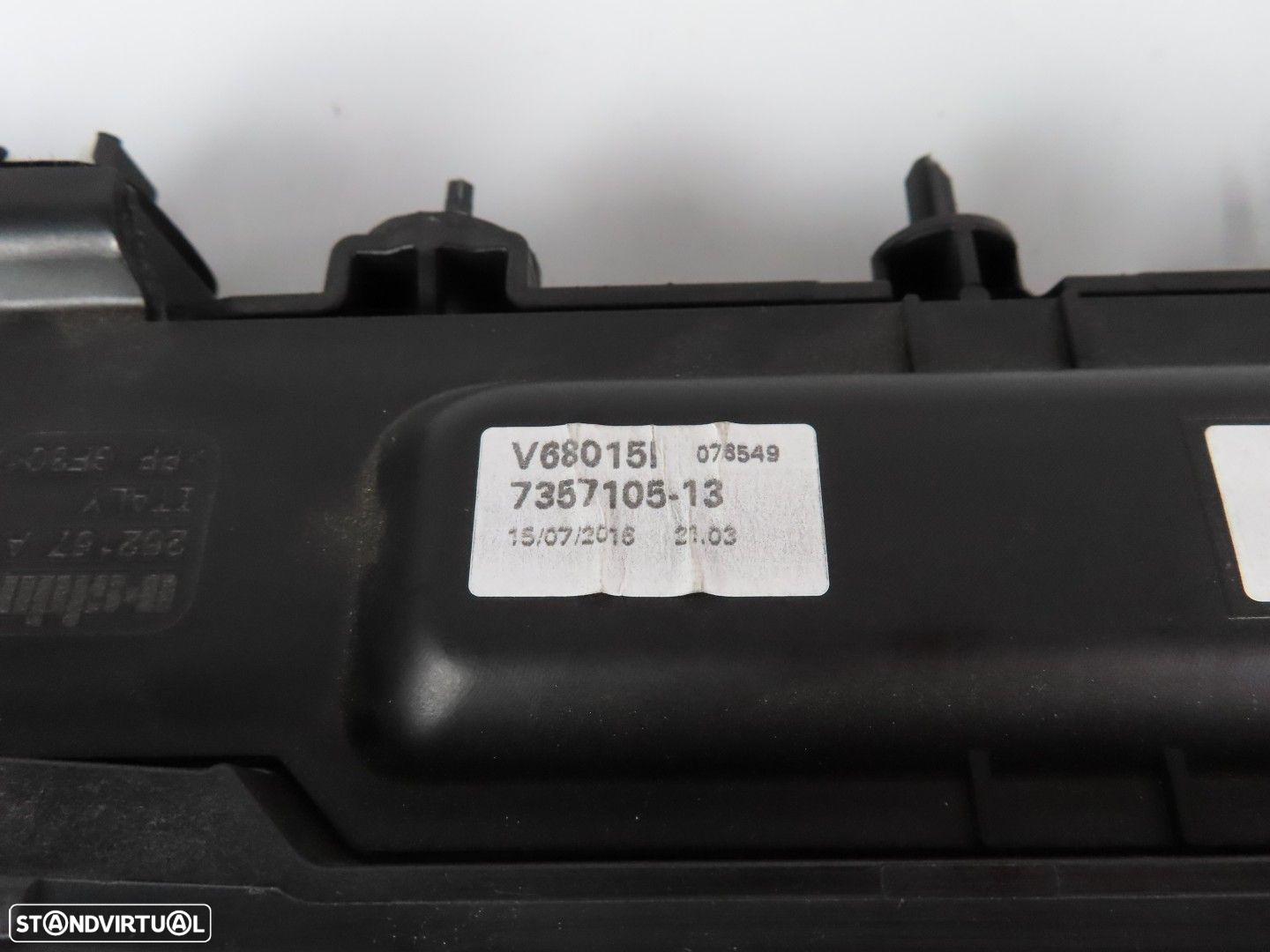 Puxador / Punho Mala Usado / Original BMW 7 (G11, G12) 51137357105 - 5