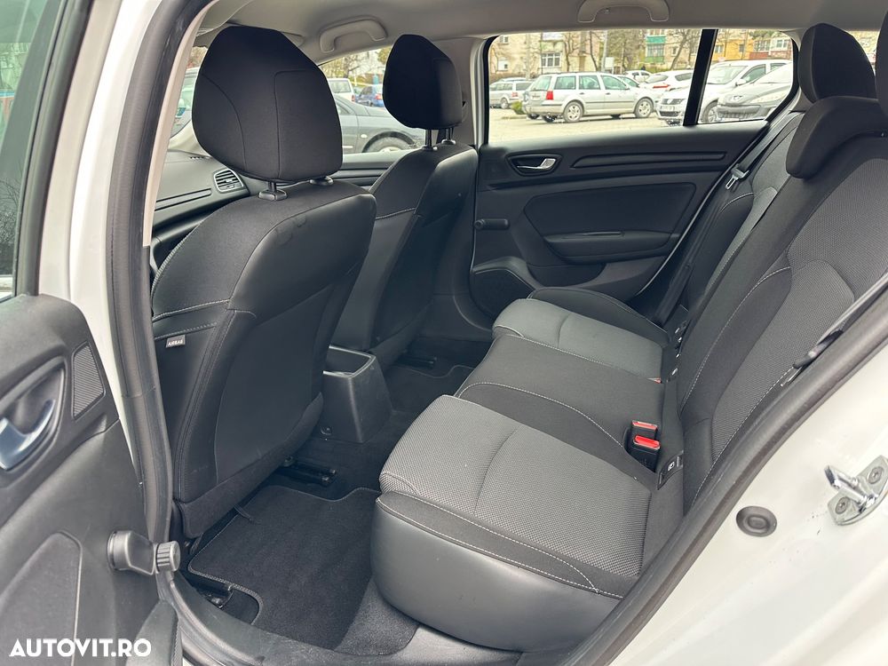 Renault Megane ENERGY TCe 100 LIFE - 9