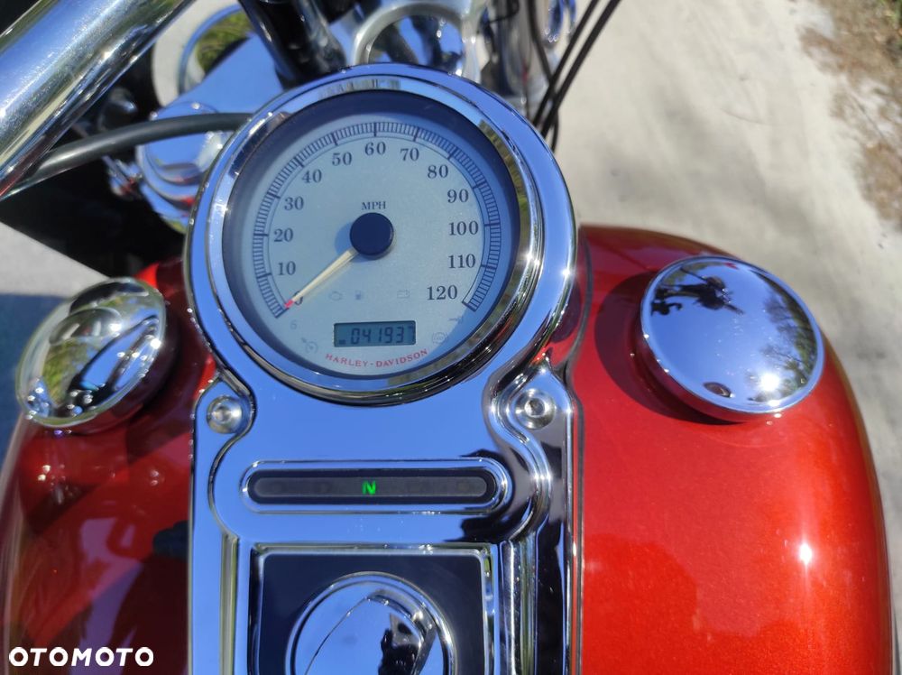 Harley-Davidson Dyna Fat Bob - 13
