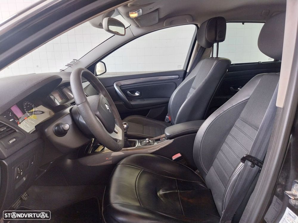 Renault Laguna Break 1.5 dCi Dynamique S - 9