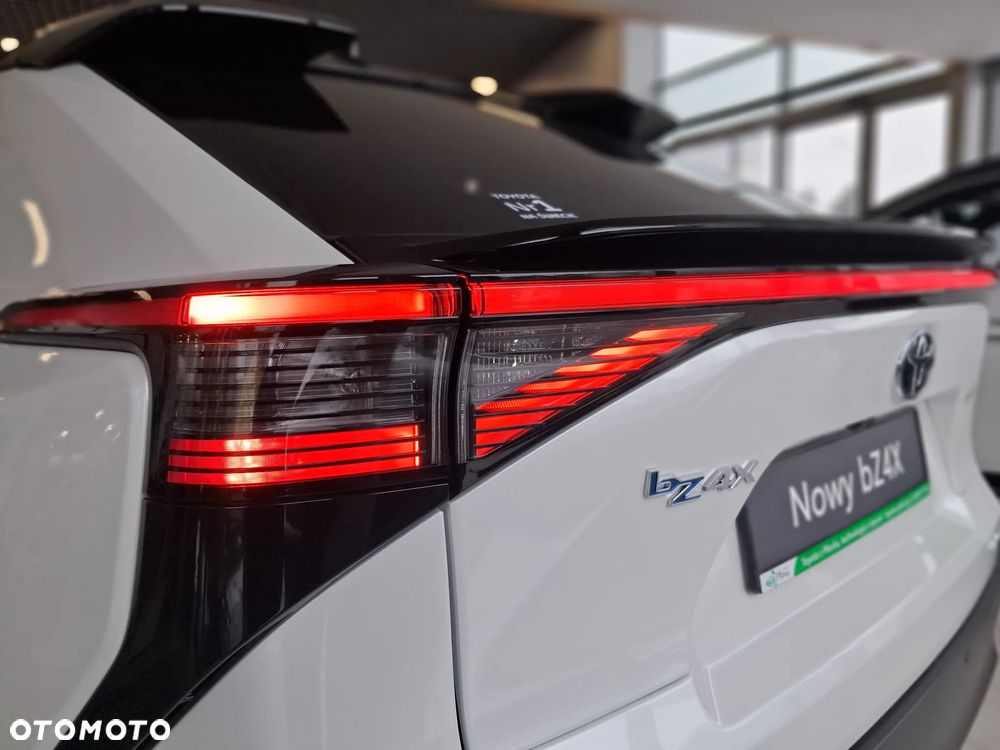 Toyota bZ4X 73.1kWh 4x4 Executive - 12