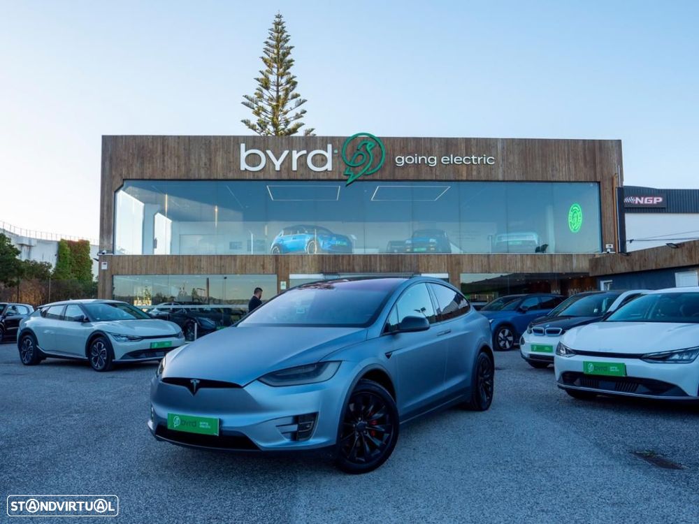 Tesla Model X - 6