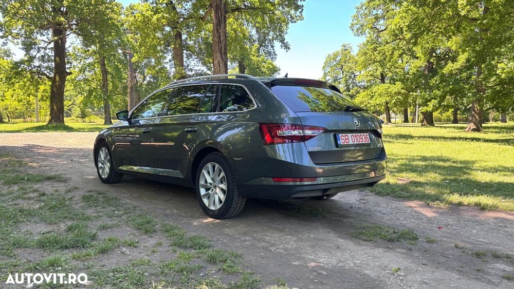 SKODA Superb 2019 — imagine 19