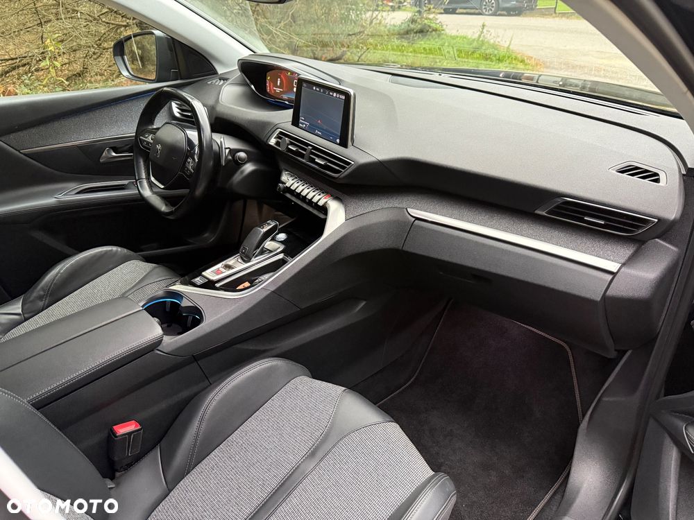 Peugeot 3008 1.2 PureTech Allure S&S EAT8 - 22