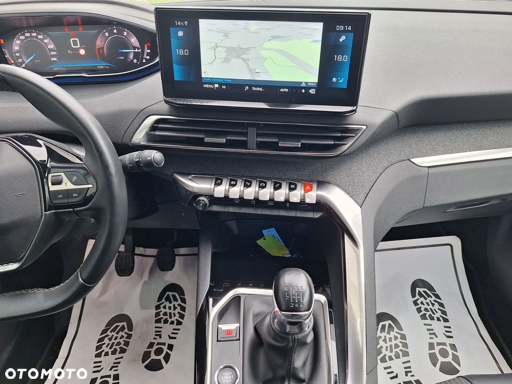 Peugeot 3008 1.2 PureTech GPF Allure S&S - 17