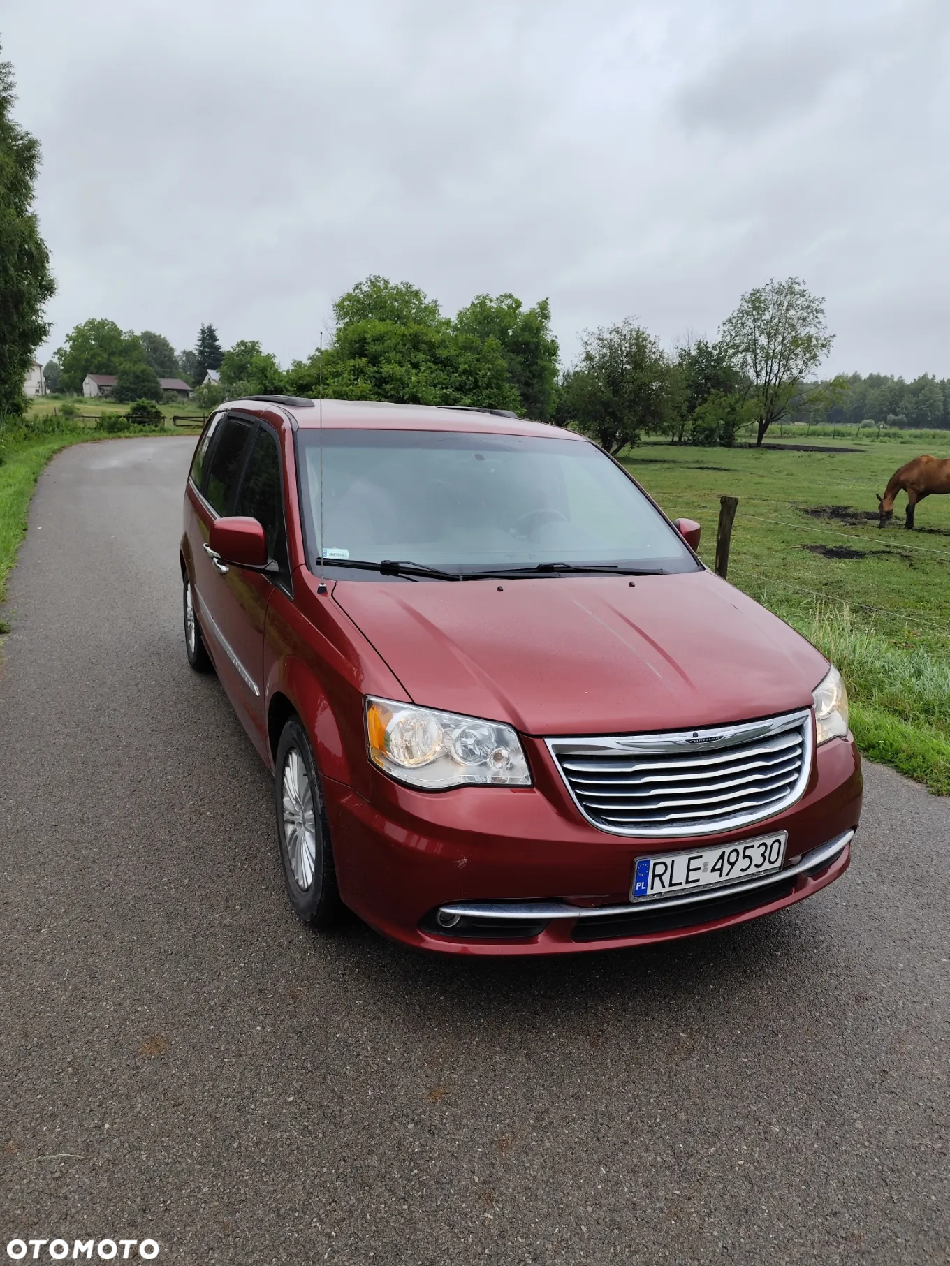 Chrysler Town & Country - 2