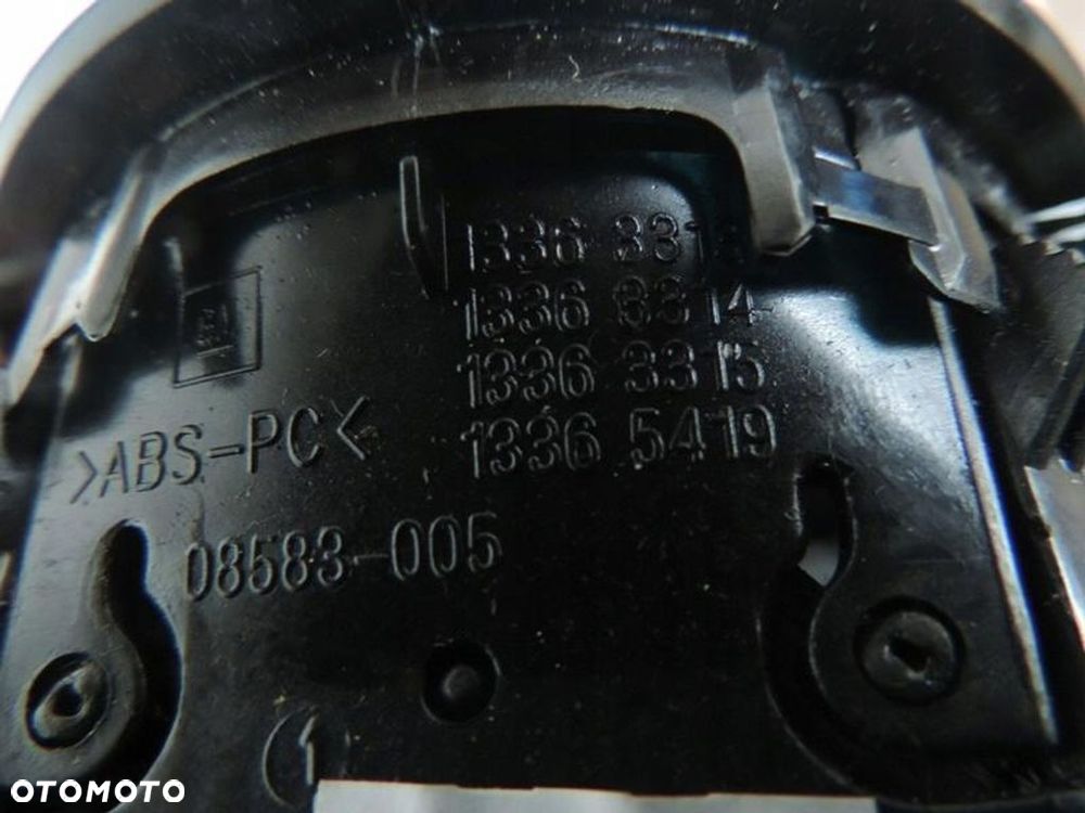 KRATKA NAWIEWU DESKI OPEL ADAM - 2