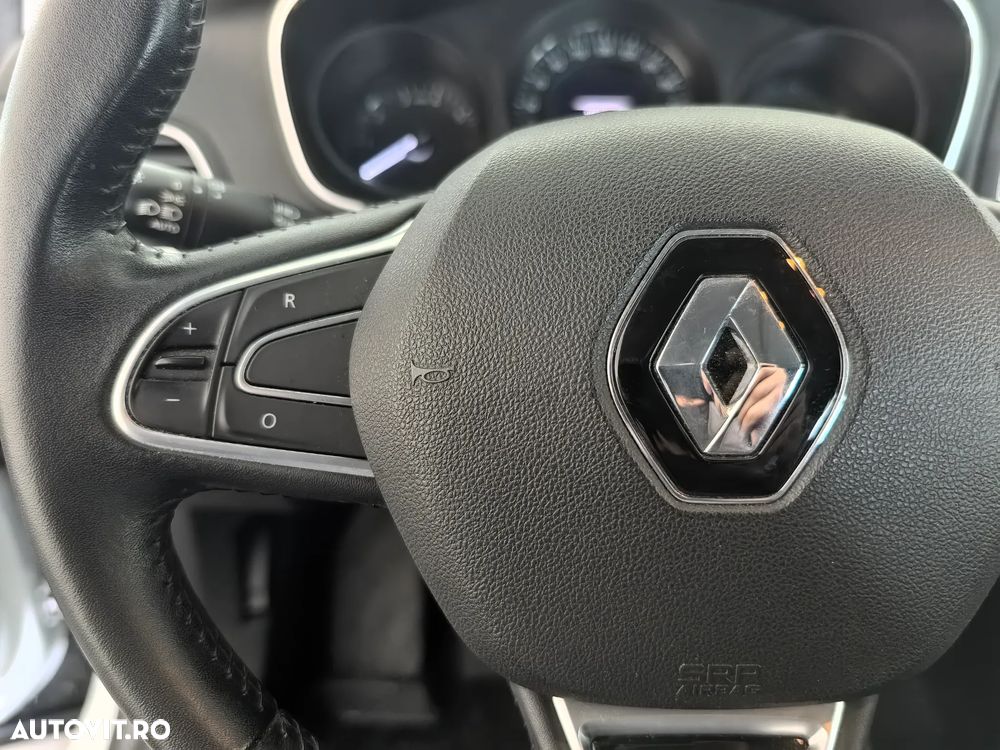 Renault Megane TCe 140 GPF Life - 15