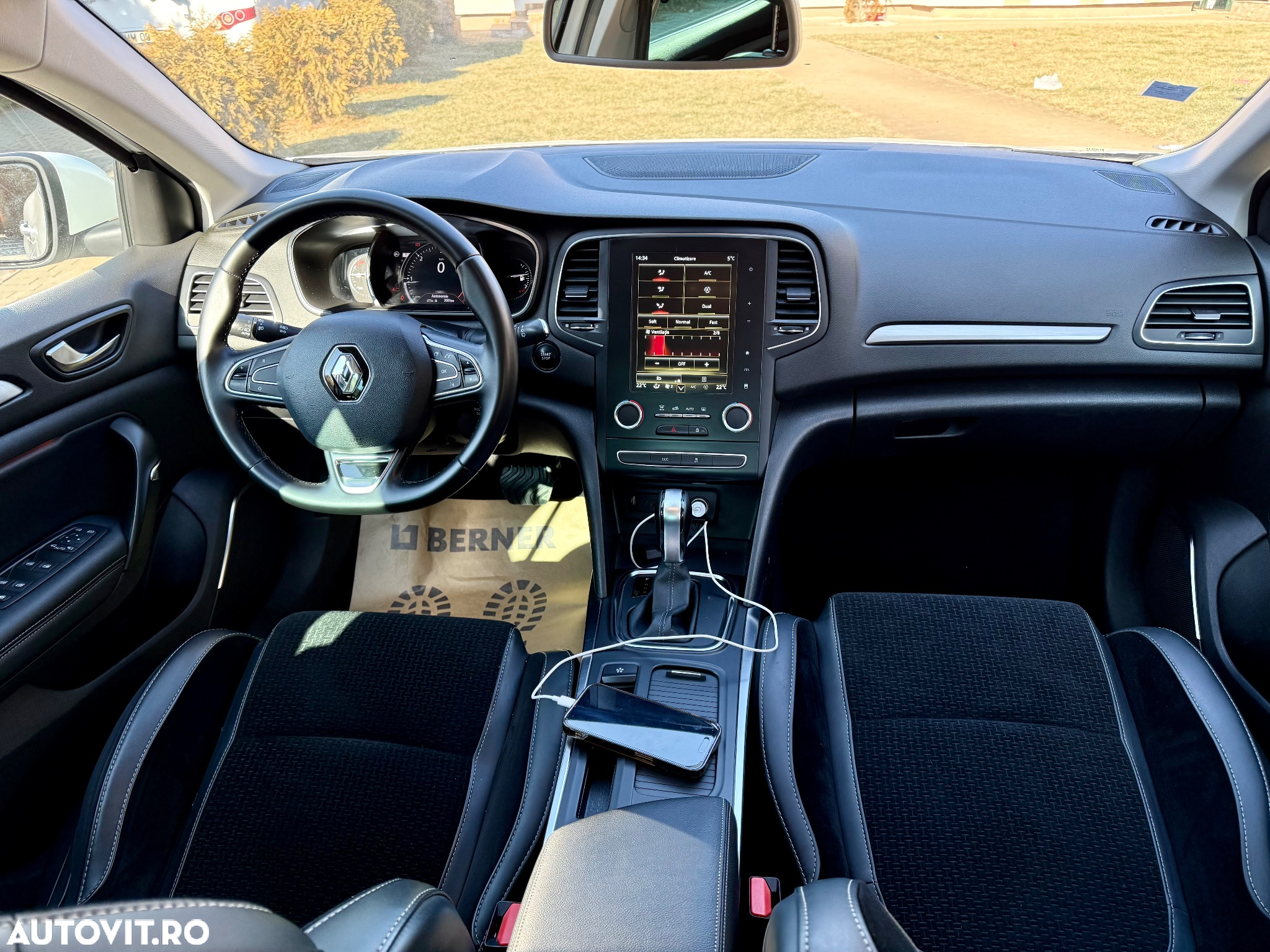 Renault Megane BLUE dCi EDC Intens - 25