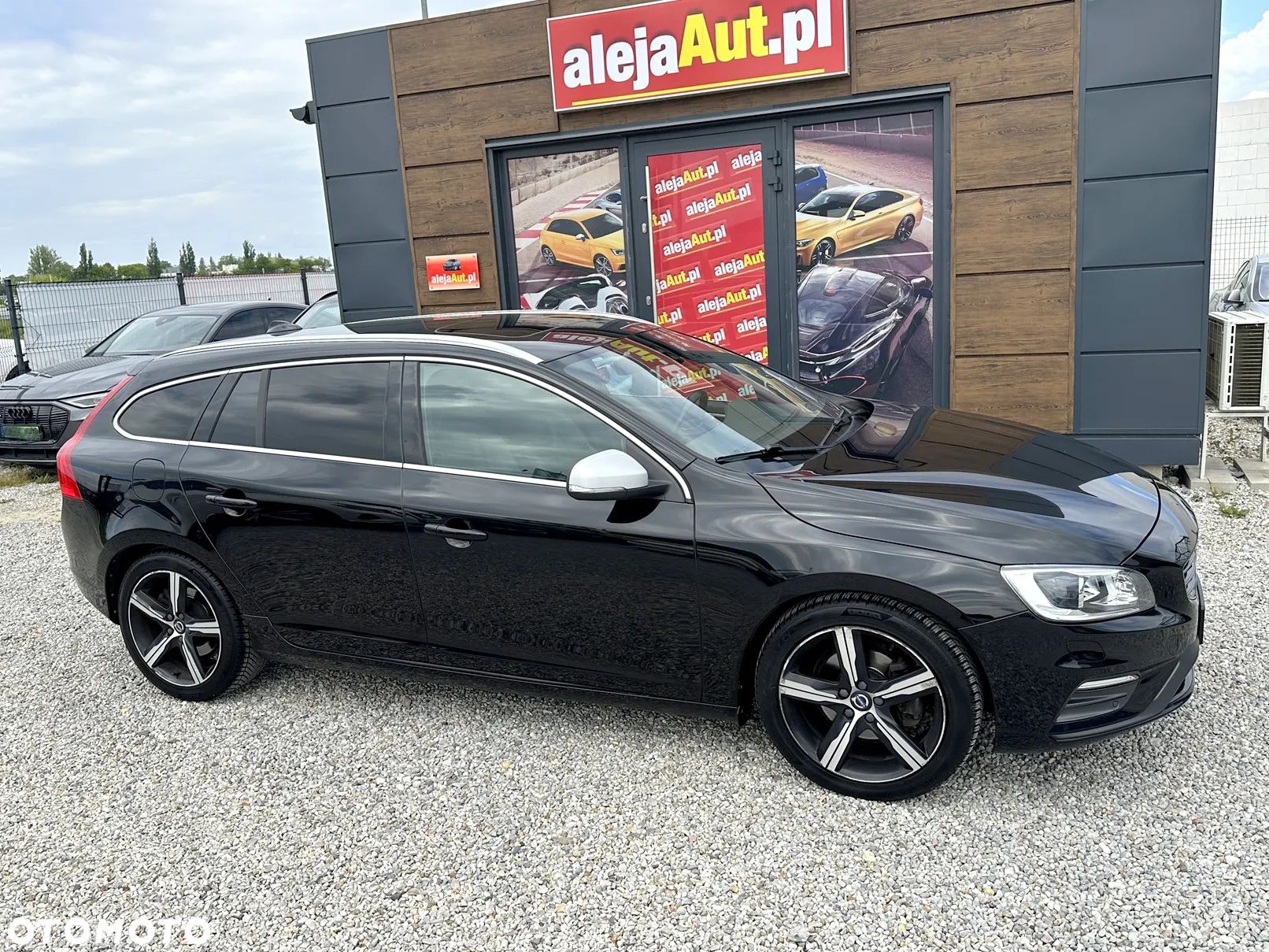 Volvo V60 D4 Geartronic R-Design - 1