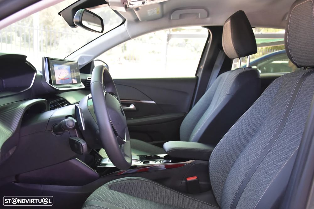 Peugeot 208 1.2 Hybrid Allure e-DCS6 - 11