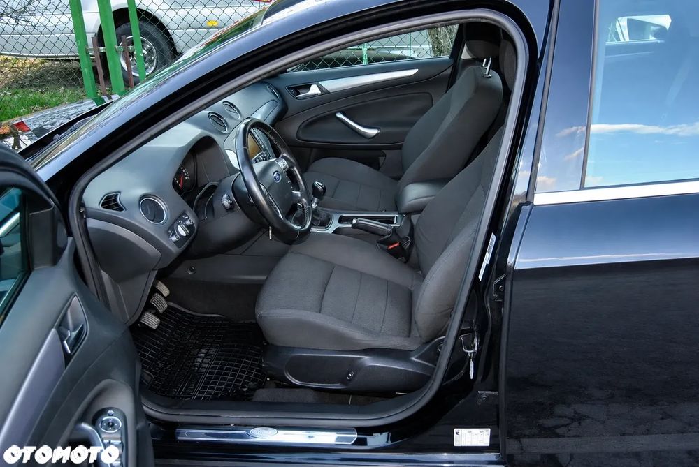 Ford Mondeo 2.2 TDCi Ghia X - 13