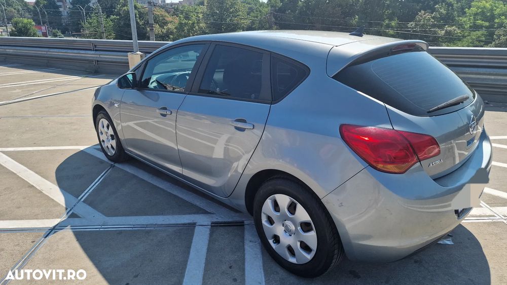 Opel Astra 1.7 CDTI DPF Color Edition - 10