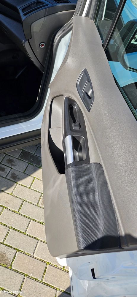 Ford Transit Connect - 23