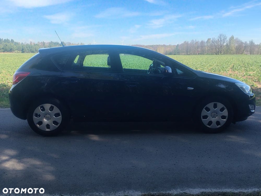 Opel Astra 1.4 - 7