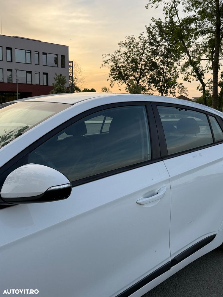 Hyundai IONIQ 1.6 GDI Style - 11