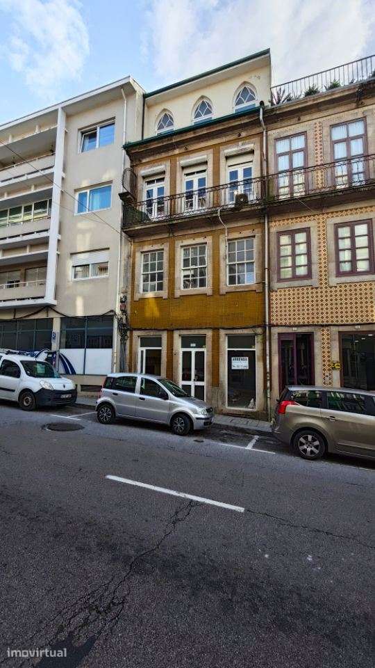 Loja c/195m2 + 70m2 logradoura / Rua da Boavista / porto - Grande imagem: 3/11