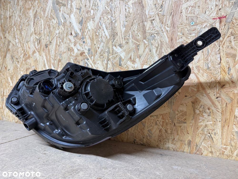 LAMPA PRAWY PRZÓD PRZEDNIA PRAWA SOCZEWKA LED KIA RIO IV 92102-H8 - 4