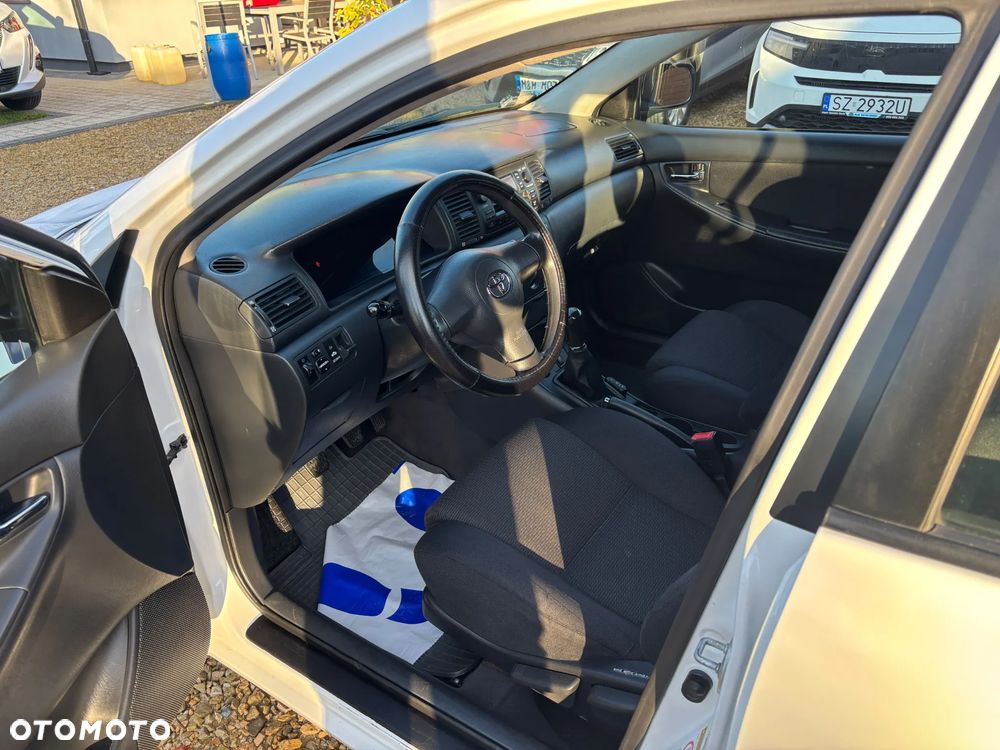 Toyota Corolla - 15